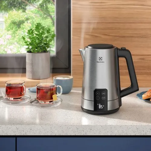 Pava Eléctrica Electrolux Efficient 2L EEK50 - Imagen 4