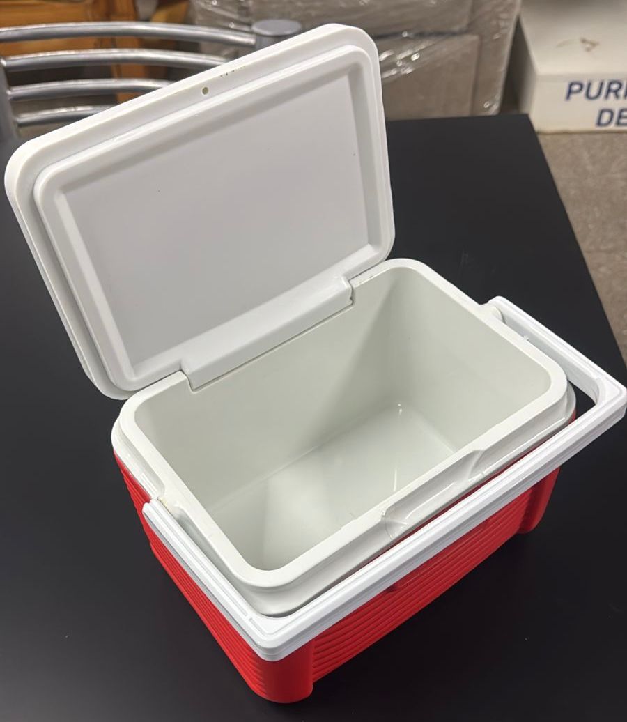 Conservadora 4,7L Atom Cool Box Roja Lunchera Térmica 19755 - Imagen 5