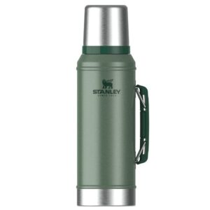 Termo Stanley Classic 950ml Acero con manija y pico cebador
